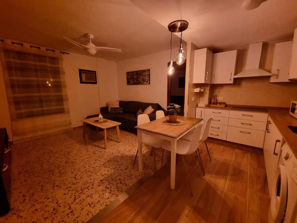 Apartamento De Estreno En Los Patios Tipicos De San Basilio 科爾多瓦 0*,  西班牙